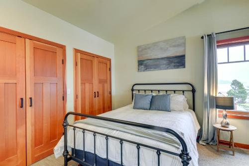 Luxury Vashon Vacation Rental with Beach Access!