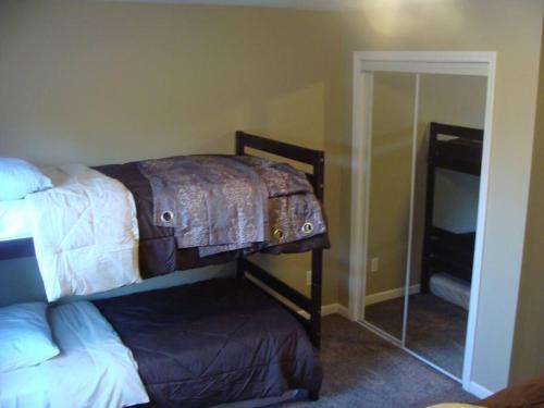 Beulah Land Guest House w/King Bed & Jacuzzi Tub in Benzonia, USA