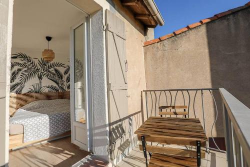 Charmante petite maison de ville avec balcon - Location saisonnière - Fréjus