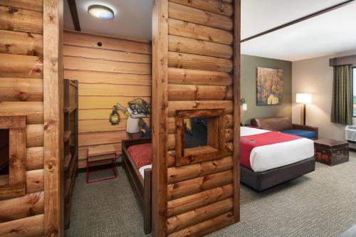 Junior Cabin Suite