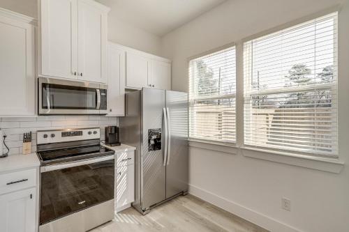 Modern Houston Vacation Rental, 8 Mi to Downtown! in Houston, USA