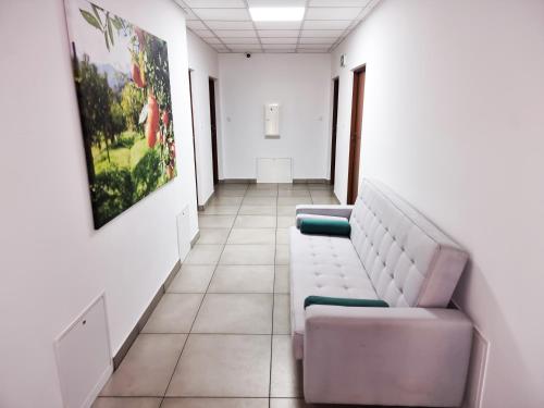 Orange Tree Hotel - image 12