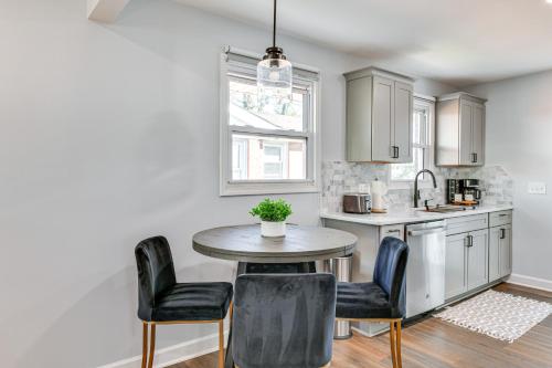 Newly Updated Home about 3 Mi to Downtown Charlotte! in Charlotte, USA