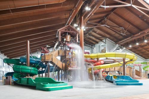 Great Wolf Lodge Concord - image 6