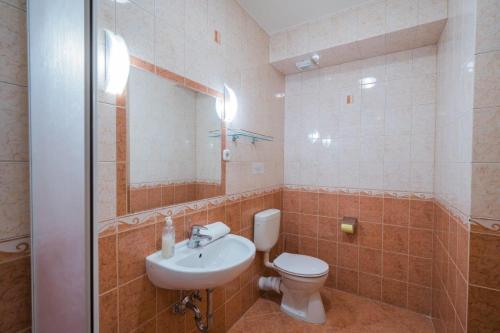 2 bedrooms, 2 beds