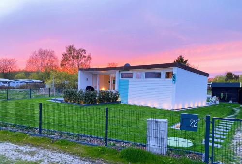 MimiBeach mit umzäuntem Grundstück in Scharbeutz, Deutschland