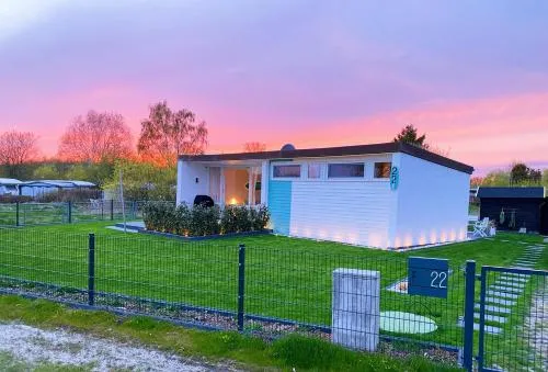 MimiBeach mit umzäuntem Grundstück in Scharbeutz, Deutschland