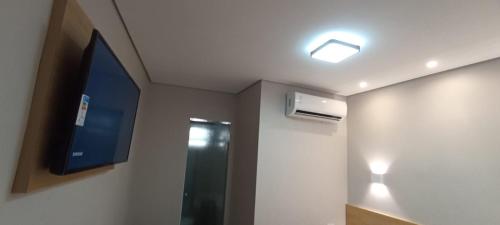 Deluxe Single Room image 9