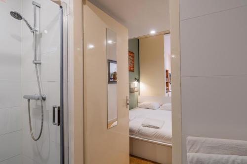 Fully fitted room - 15 min from central station, Amsterdam (photo 10)
