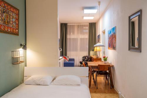 Fully fitted room - 15 min from central station, Amsterdam (photo 7)