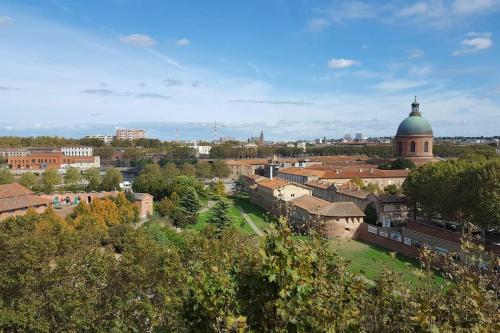 Toulouse - Panoramic View - Tap to explore photos