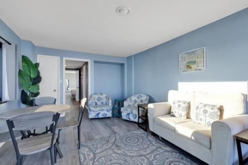 15-th Floor Ocean Front Views at Palms Resort