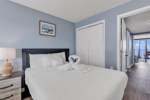 15-th Floor Ocean Front Views at Palms Resort