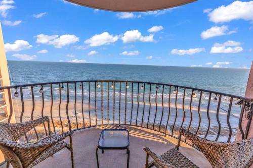 15-th Floor Ocean Front Views at Palms Resort - 발코니/테라스