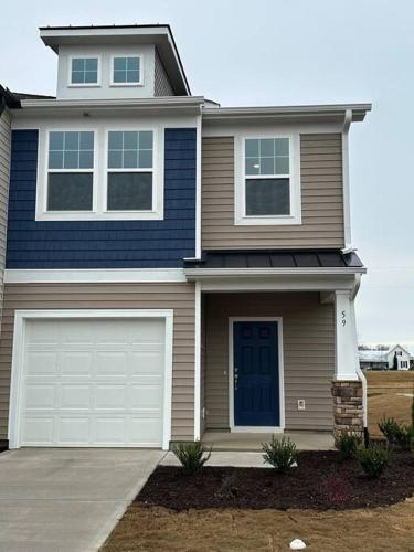 Modern townhome w/ Office Near Downtown Angier in Mount Pleasant, USA