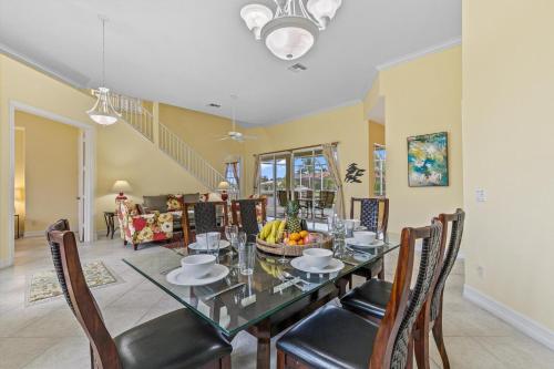 Updated and Luxurious 5BR Waterfront Oasis on Marco Island Updated and Luxurious 5BR Waterfront Oasis on Marco Island