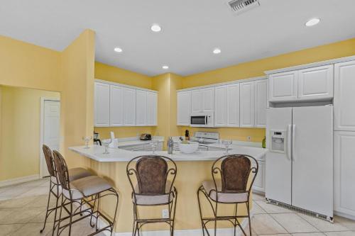 Updated and Luxurious 5BR Waterfront Oasis on Marco Island Updated and Luxurious 5BR Waterfront Oasis on Marco Island