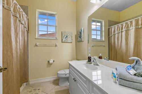 Updated and Luxurious 5BR Waterfront Oasis on Marco Island Updated and Luxurious 5BR Waterfront Oasis on Marco Island