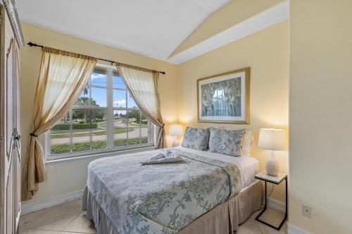 Updated and Luxurious 5BR Waterfront Oasis on Marco Island Updated and Luxurious 5BR Waterfront Oasis on Marco Island