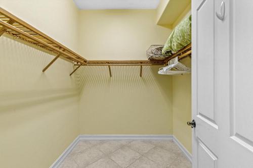 Updated and Luxurious 5BR Waterfront Oasis on Marco Island Updated and Luxurious 5BR Waterfront Oasis on Marco Island