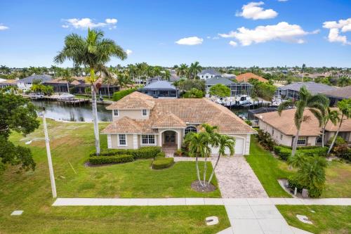 Updated and Luxurious 5BR Waterfront Oasis on Marco Island Updated and Luxurious 5BR Waterfront Oasis on Marco Island