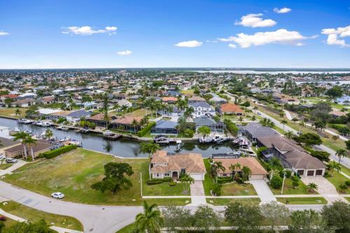 Updated and Luxurious 5BR Waterfront Oasis on Marco Island Updated and Luxurious 5BR Waterfront Oasis on Marco Island