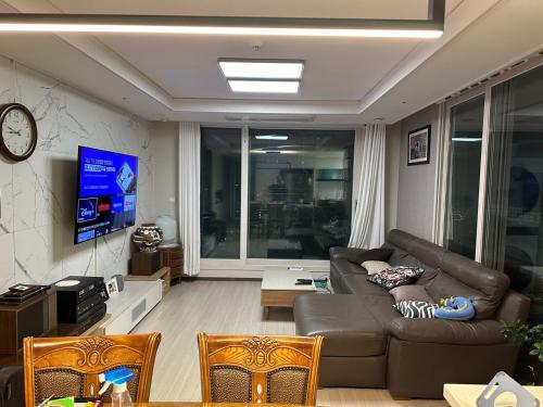 Byeollae Station ipark Suite - Apartment - Namyangju