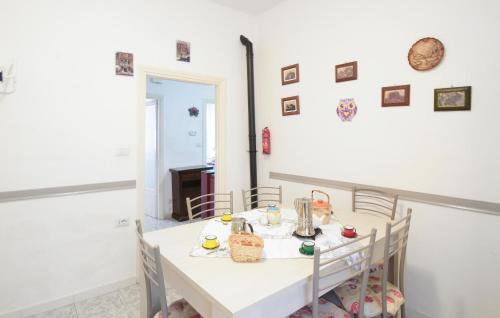 2 Bedroom Pet Friendly Apartment In Farnese