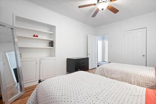 Summertime Home For 8, Fast Ev ChargerPets Fenced Yard