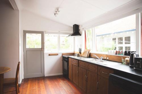 ห้องครัว, Hilltop on Milton in บลัฟ ฮิลล์