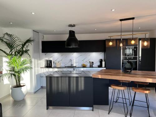 Warm apartment + private free park. in Vetraz-Monthoux (Rhone-Alpes)