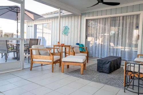 Great Location, 10 Mins to Beach, Vero Pool House in Vero Beach, USA