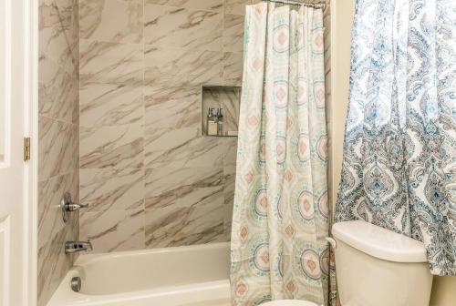 Beautiful 3bed Apt Comfy Close To Cityplex 12 in Newark, USA