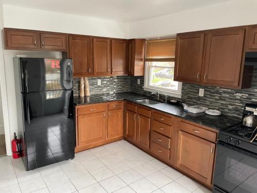 Cozy Home Near Downtown Rahway 4