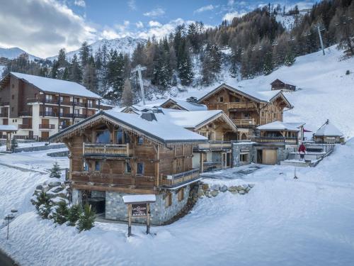 Luxueux chalet 7 chambres avec jacuzzi et sauna, proche télésiège - FR-1-181-2793 (Luxueux chalet 7 chambres avec jacuzzi et sauna, proche telesiege - FR-1-181-2793) in La Plagne