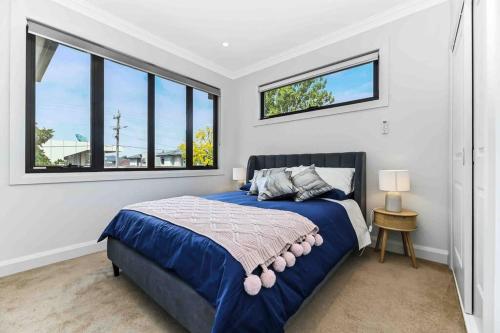 Cozy Three Bedroom Townhouse in Box Hill Central