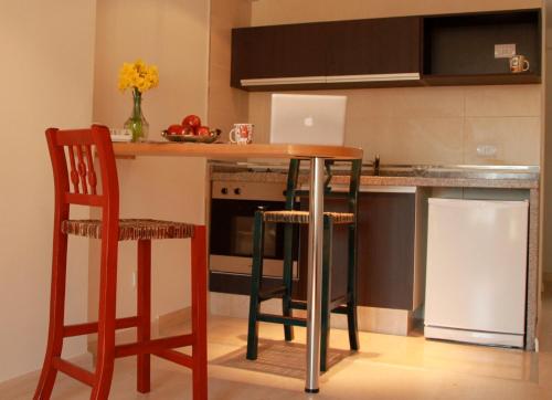 Kitchen, Milino Apart Hotel in Villa Crespo