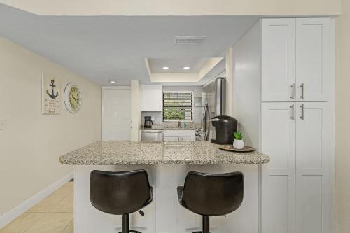 Estero Cove 523 - Beautifully Updated!! condo - image 4