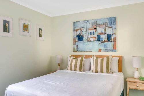 Charming Chippendale Escape with Rooftop Pool - image 13