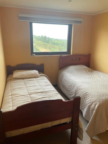 2 twin beds