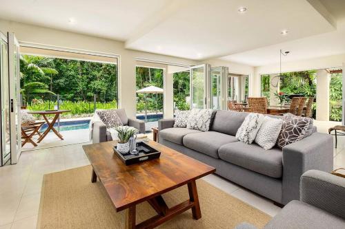 Indirah on the Beach - a spacious Beachfront home - image 3