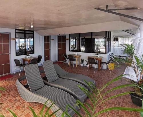 Buena Lynne's Resort and Buena Maria Mountain Farm Resort in Puerto Galera