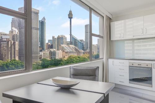 Oaks Sydney Hyde Park Suites - image 5