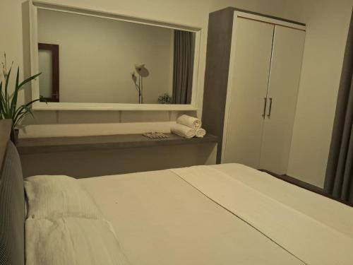 Deluxe Double Room image 5