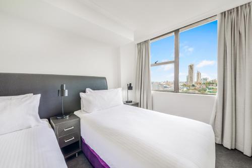 Oaks Sydney Hyde Park Suites - image 13