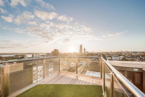 Oaks Sydney Hyde Park Suites - image 7
