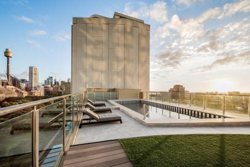Swimming pool, Oaks Sydney Hyde Park Suites in Darlinghurst