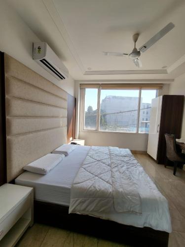 HOTEL AROMA in Thanesar