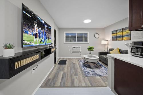 New 1BD Apartment Near Ferndale in Hazel Park, USA
