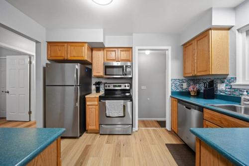 Spacious 4 Bed Room Haven in Clawson Near Bham in Clawson, USA